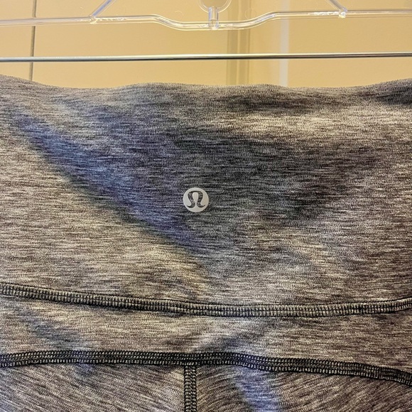 Lululemon Groove Super-High-Rise Flared Pant Nulu
Heathered Graphite Grey - Picture 5 of 7